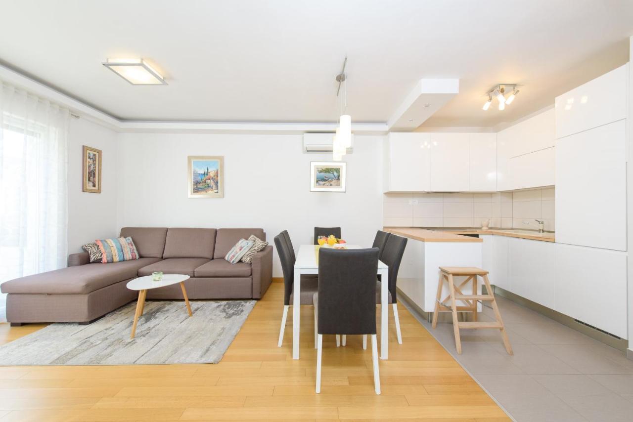 Apartment Nikolina Podstrana Exterior photo