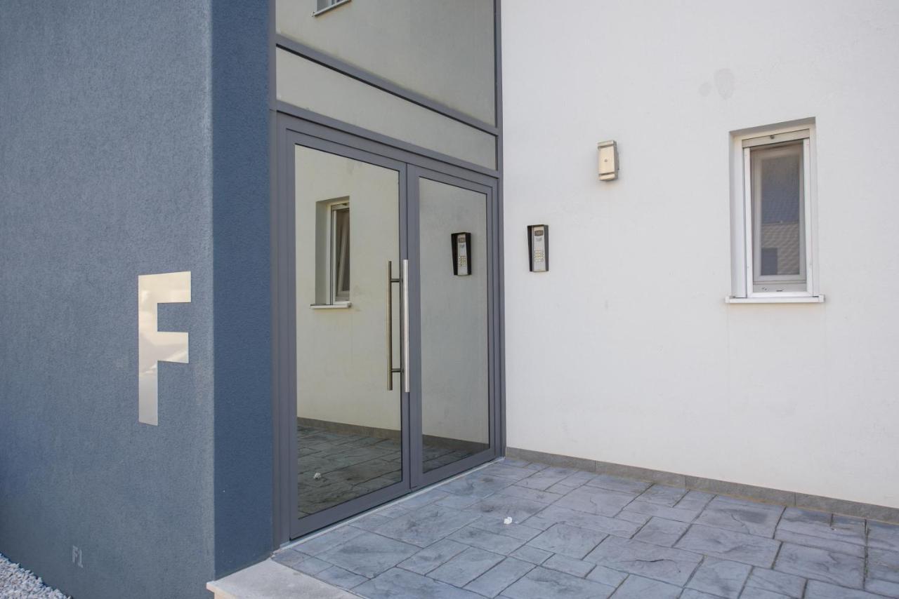 Apartment Nikolina Podstrana Exterior photo